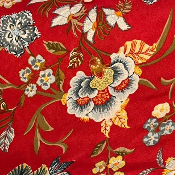 Ann Taylor’s LOFT Blouse - Picture 2 of 5